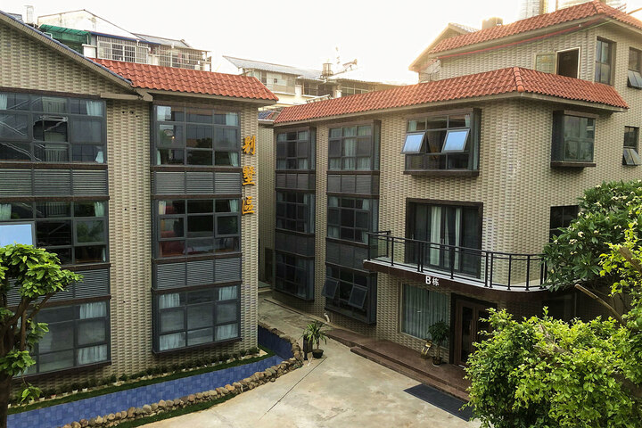 Hotel 7 of 25
