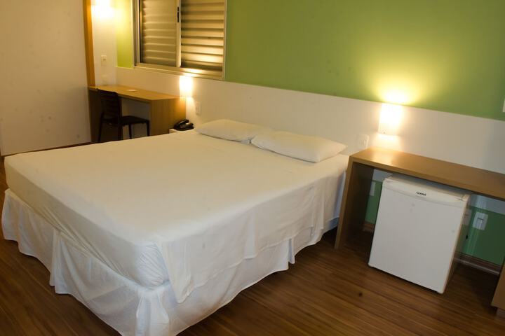 Room 13 of 37