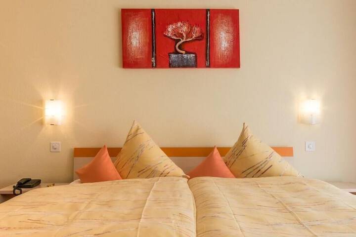 Room 5 of 47