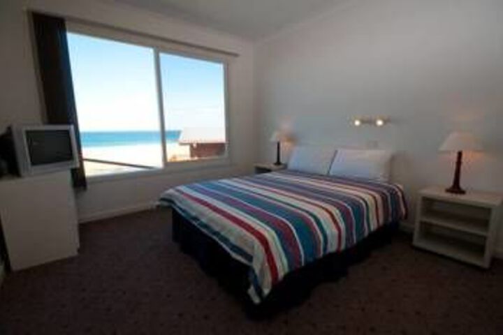 Room 10 of 22