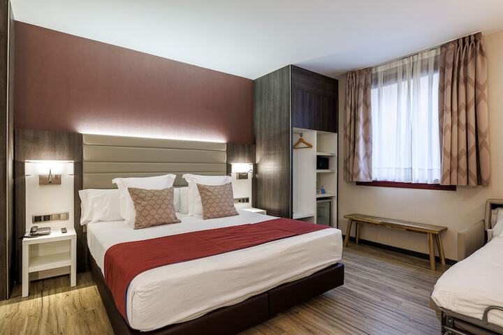 Room 52 of 141