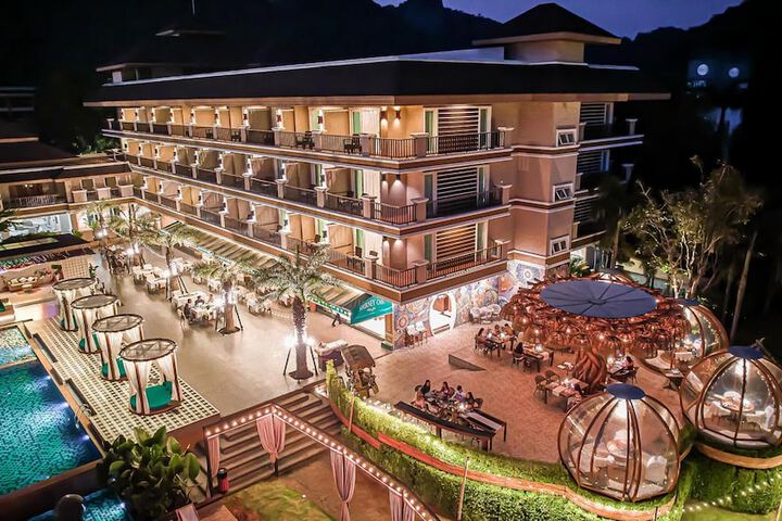 Hotel Exterior 141 of 144