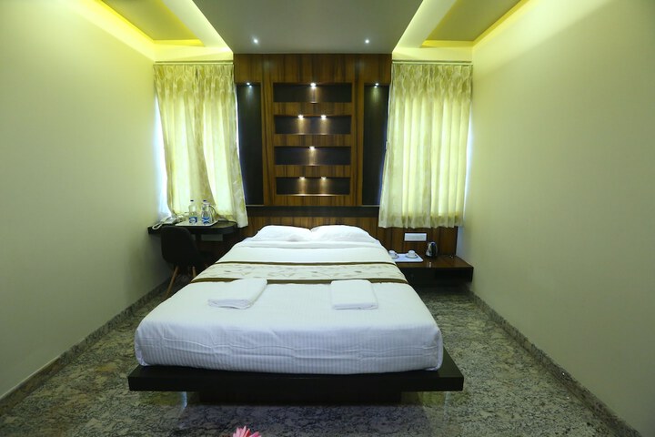 Room 5 of 38