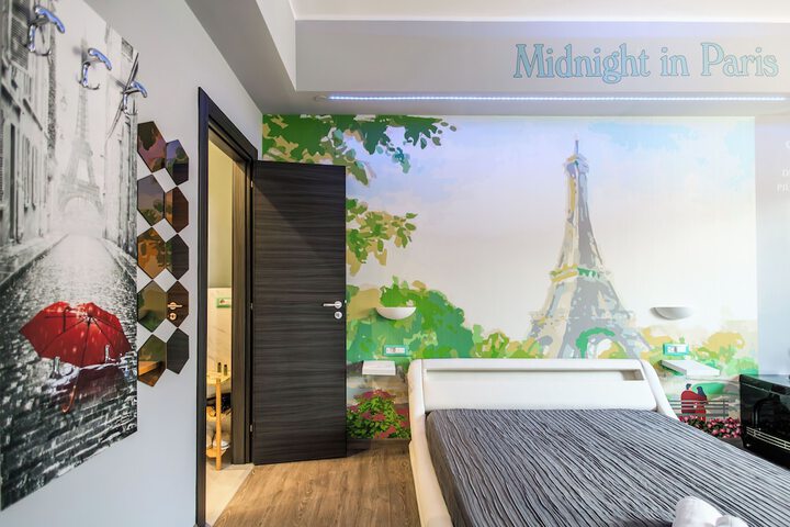 Room 8 of 25
