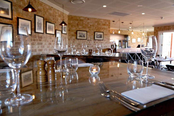 Dining 53 of 68