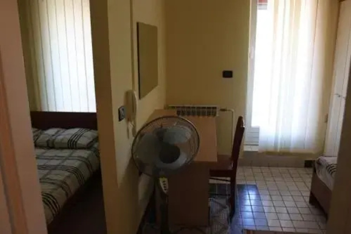 Room 2 of 5