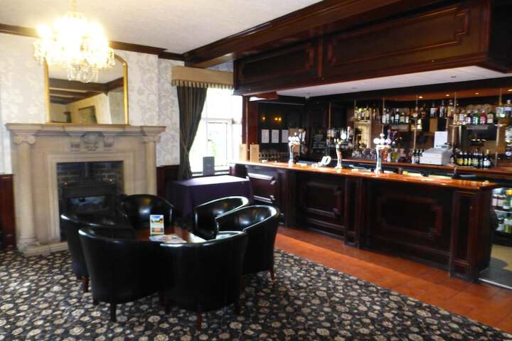 Lounge 34 of 48