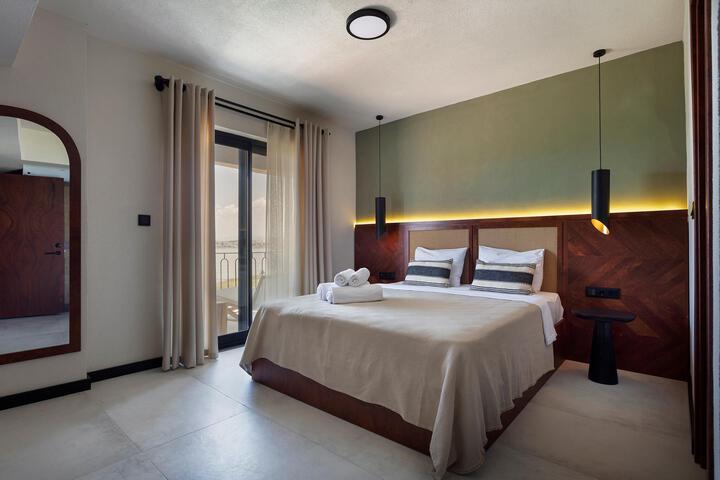 Room 17 of 23