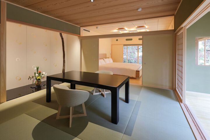 Room 17 of 80