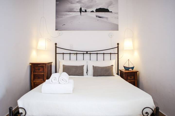 Room 2 of 19