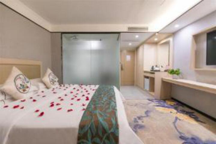 Room 17 of 17