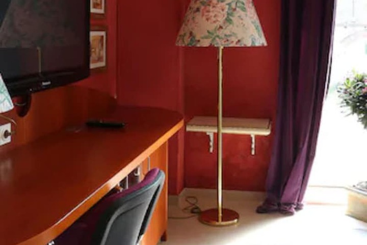 Room amenity