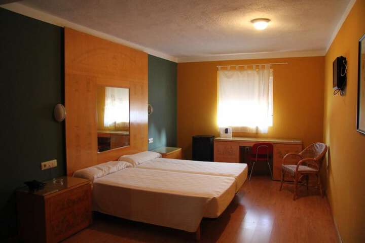 Room 9 of 30