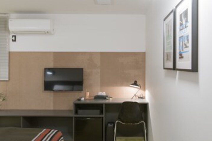 Room 76 of 214