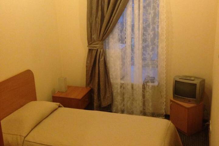 Room 13 of 31