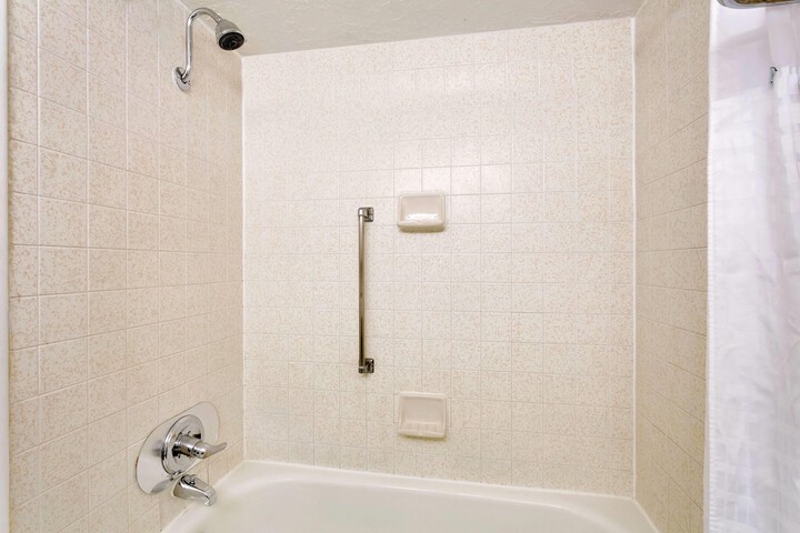 Room 15 of 27