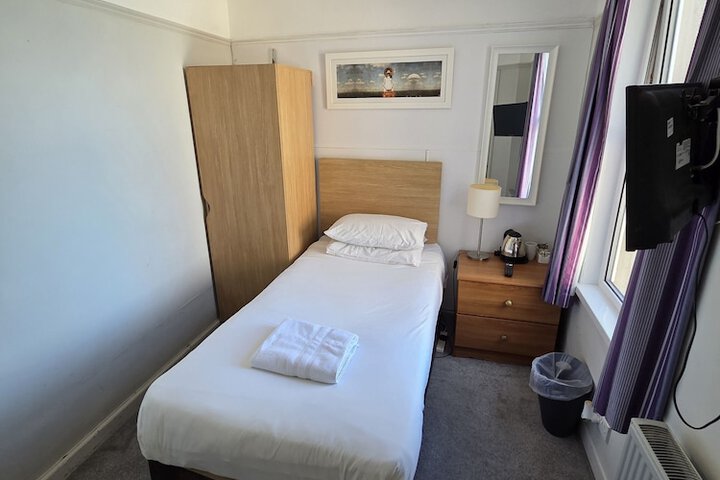 Room 14 of 26