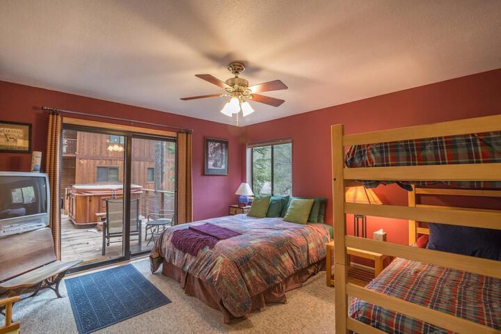 Room 4 of 30
