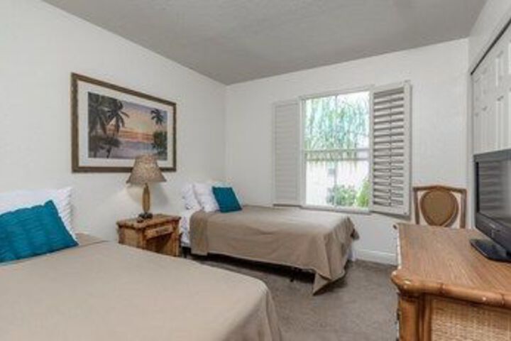 Room 10 of 27