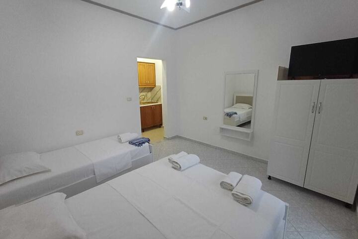 Room 44 of 65