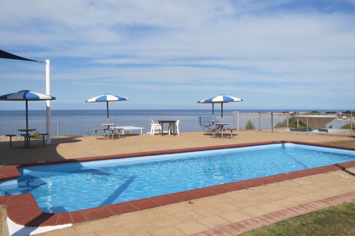 Hotel Pool