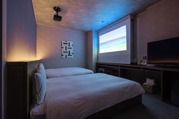 Room 19 of 51