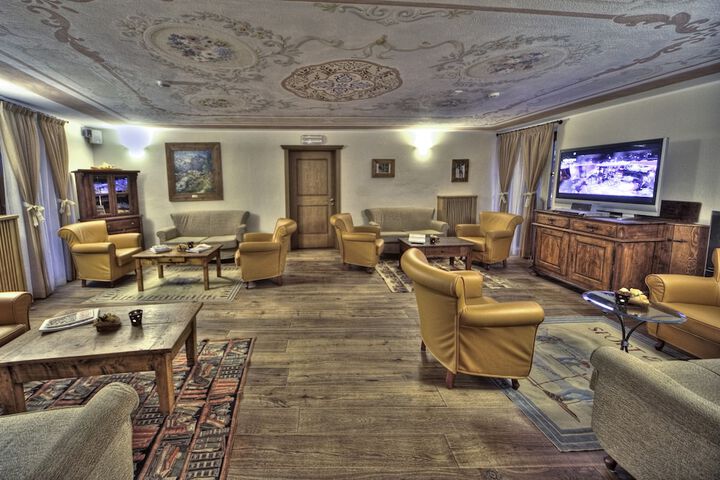 Hotel Interior 8 of 49