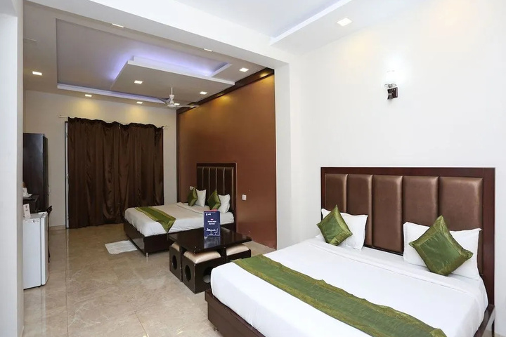 Room 6 of 20