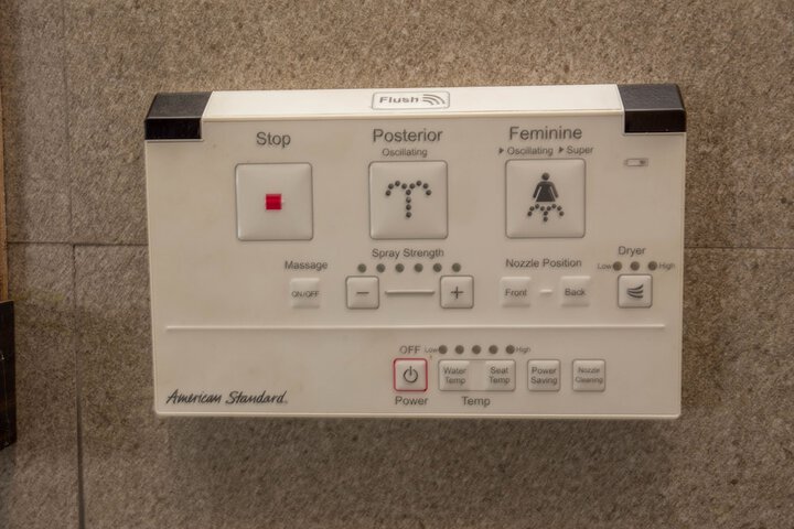 Room 9 of 48
