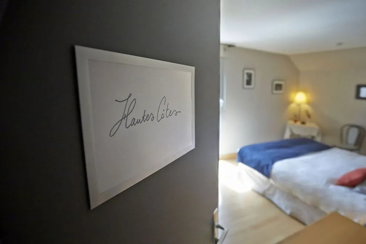Room 12 of 18