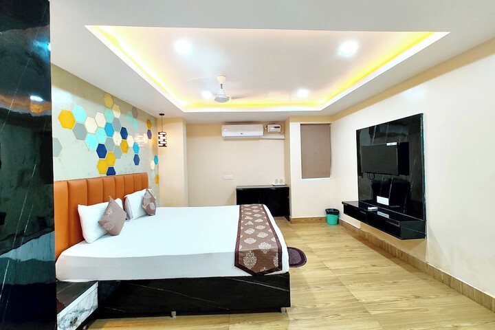 Room 2 of 13