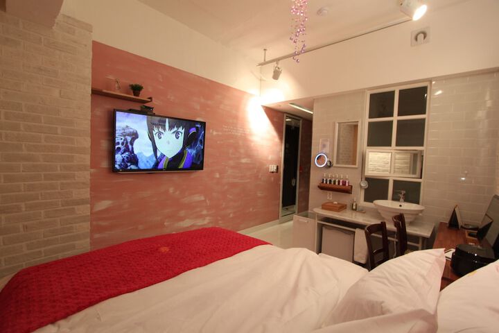 Room 9 of 68