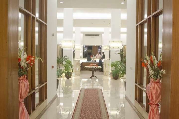 Ballroom/Hall 20 of 28