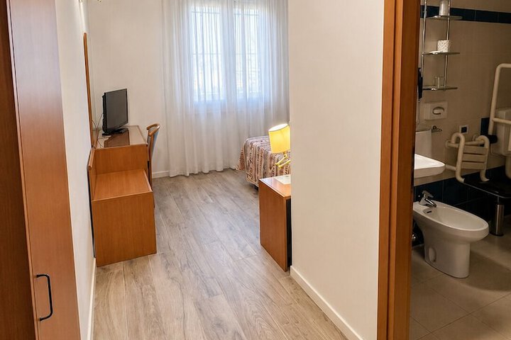 Room 22 of 47