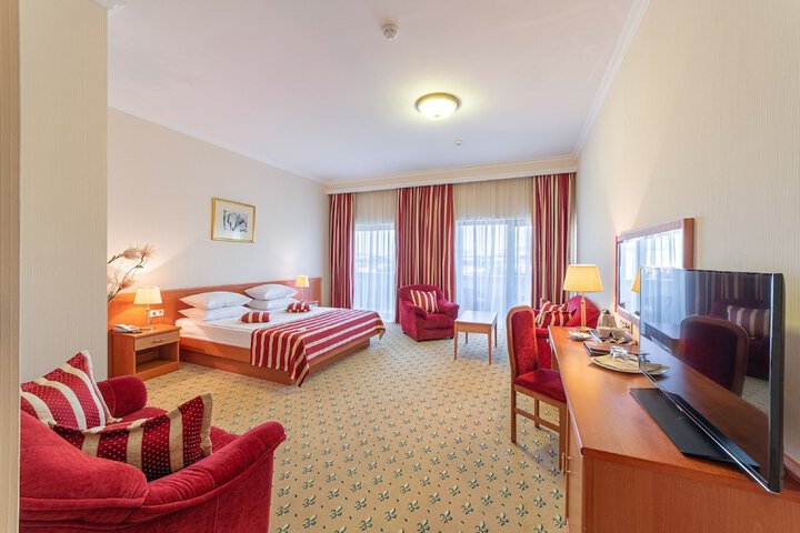 Room 8 of 40