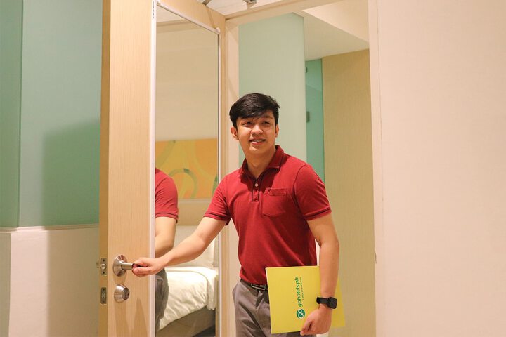 Room 16 of 32