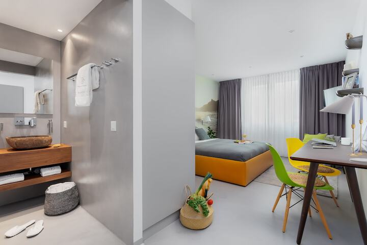 Room 26 of 61