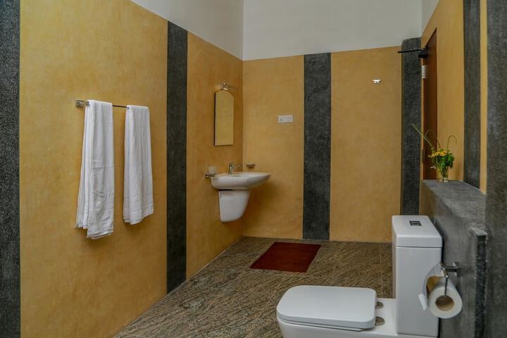 Room 8 of 16