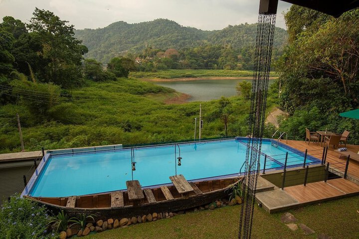 Pool 21 of 56