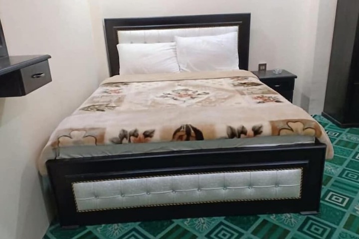 Room 16 of 19