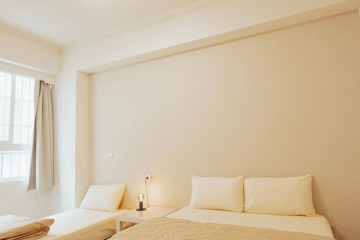 Room 25 of 93