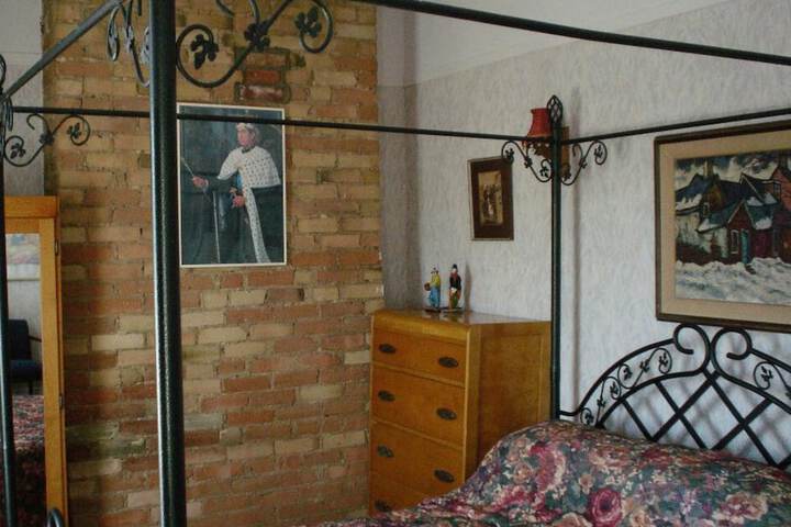 Room 6 of 44