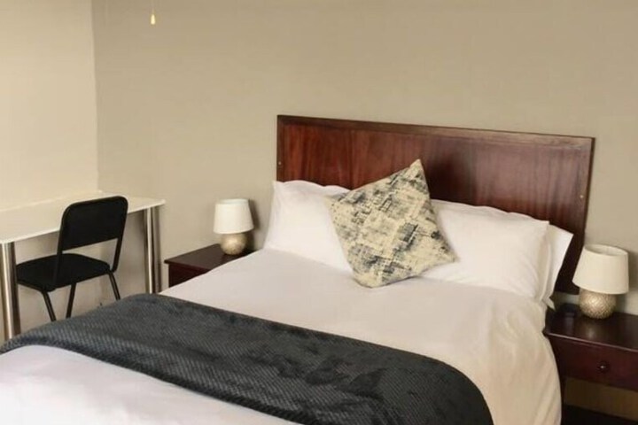 Room 4 of 40