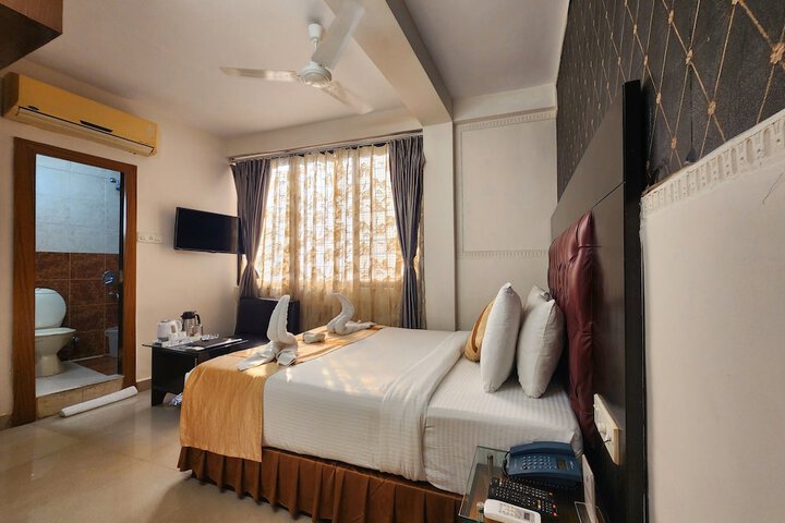 Room 9 of 48