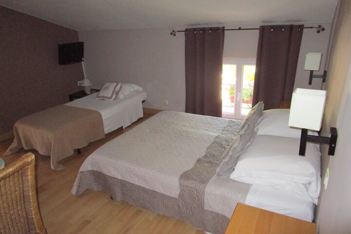 Room 7 of 44
