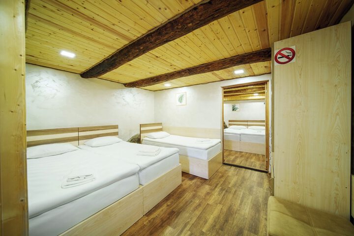 Room 47 of 149