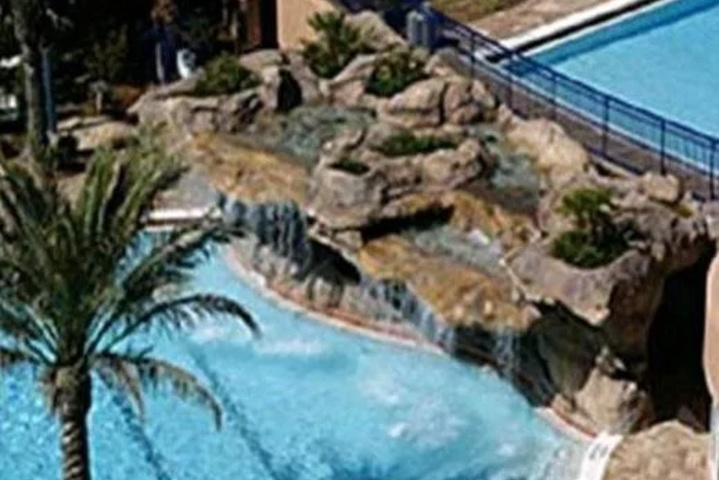 Pool 10 of 14