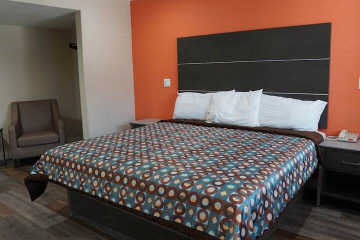 Standard | King Bed (12 of 14)