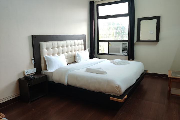Room 2 of 22
