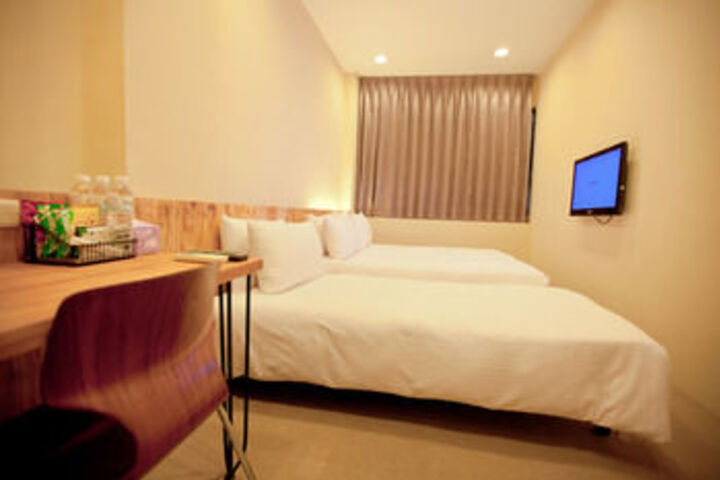 Room 19 of 33